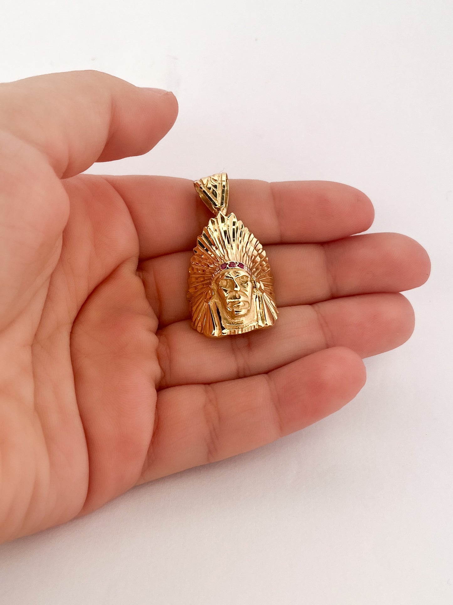 25804GV - Colgante Cabeza de Indio Oro Amarillo 18kt