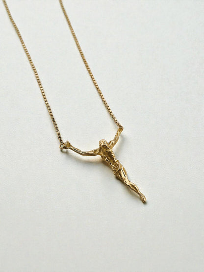 Collar Cristo de Dali realizada en oro amarillo de 18kt con cadena tipo veneciana de 1,75mm y cierre tipo reasa. Cristo de oro 18kt baratos.