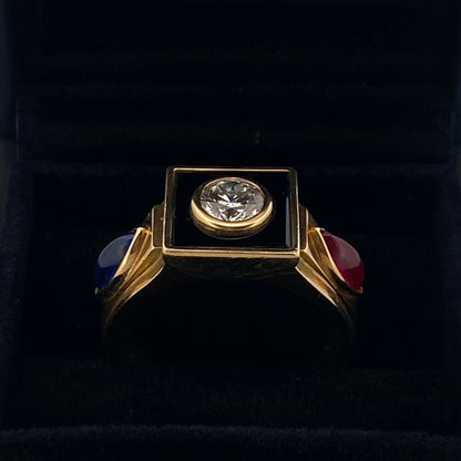 Comprar sortija de oro amarillo con un diamante central talla brillante de 5,80mm, un rubí i un zafiro en cada lateral. Envío gratis. Joyería Ian'Or.