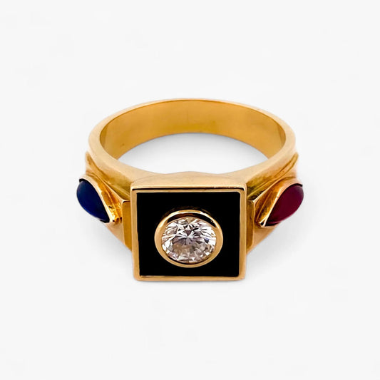 Comprar sortija de oro amarillo con un diamante central talla brillante de 5,80mm, un rubí i un zafiro en cada lateral. Envío gratis. Joyería Ian'Or.