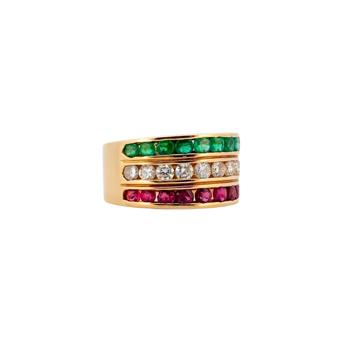 Comprar sortija ancha de oro amarillo de 18kt con 3 tiras una con rubíes, otra con diamantes y la última con esmeraldas. Anillos al mejor precio en Barcelona.
