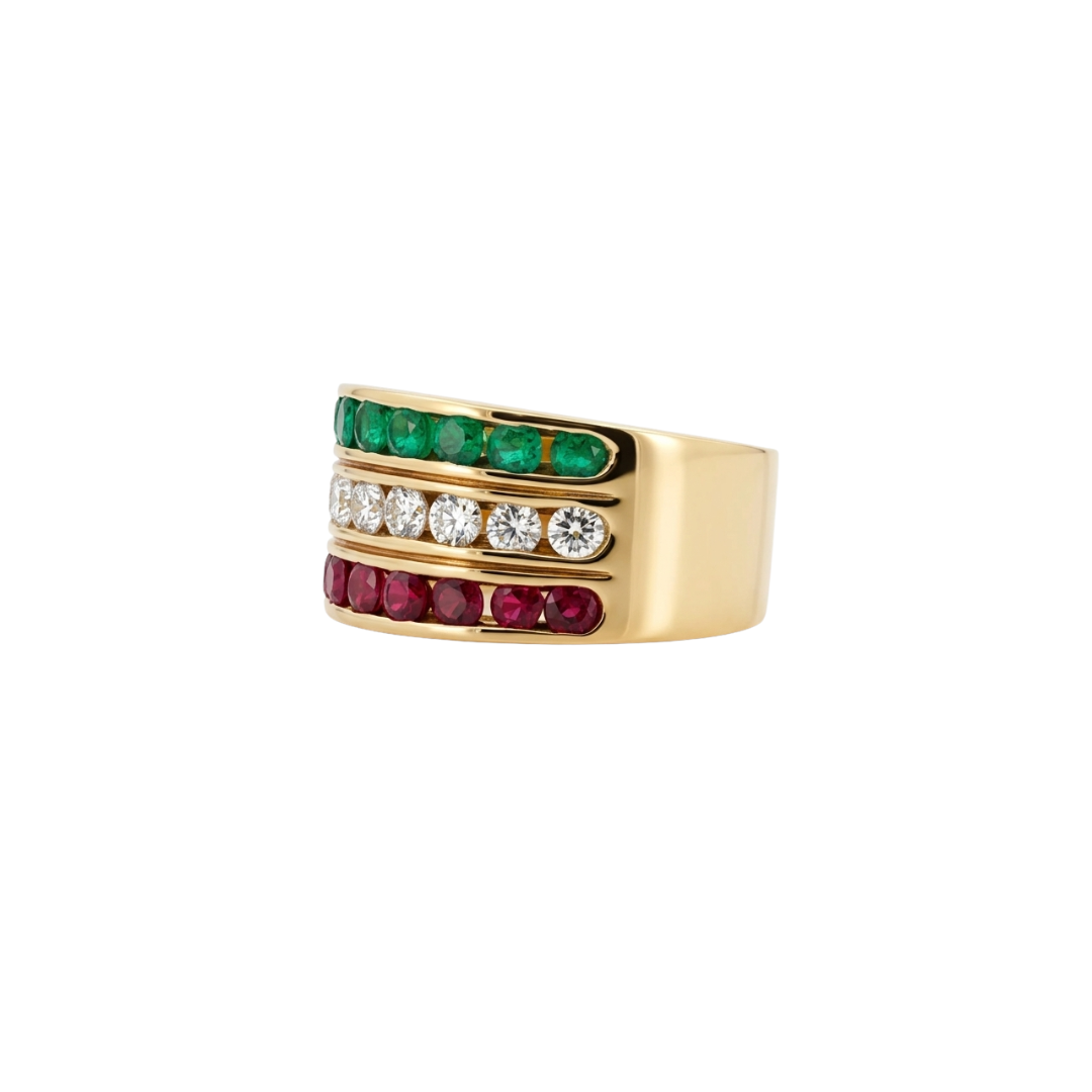 Comprar sortija ancha de oro amarillo de 18kt con 3 tiras una con rubíes, otra con diamantes y la última con esmeraldas. Anillos al mejor precio en Barcelona.