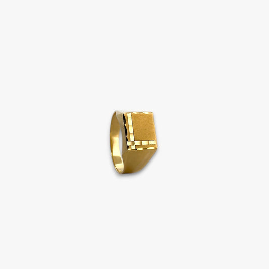 Comprar anillo tipo sello de oro amarillo de 18kt con frontal mate. Joyas de segunda mano y restauradas. Sellos de hombre de oro 18kt baratos.