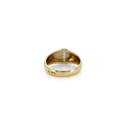 Comprar anillo realizado en oro amarillo de 18kt y carril de 4 diamantes talla brillante en la parte central del anillo. Joyería Ian'Or. Envío gratis.