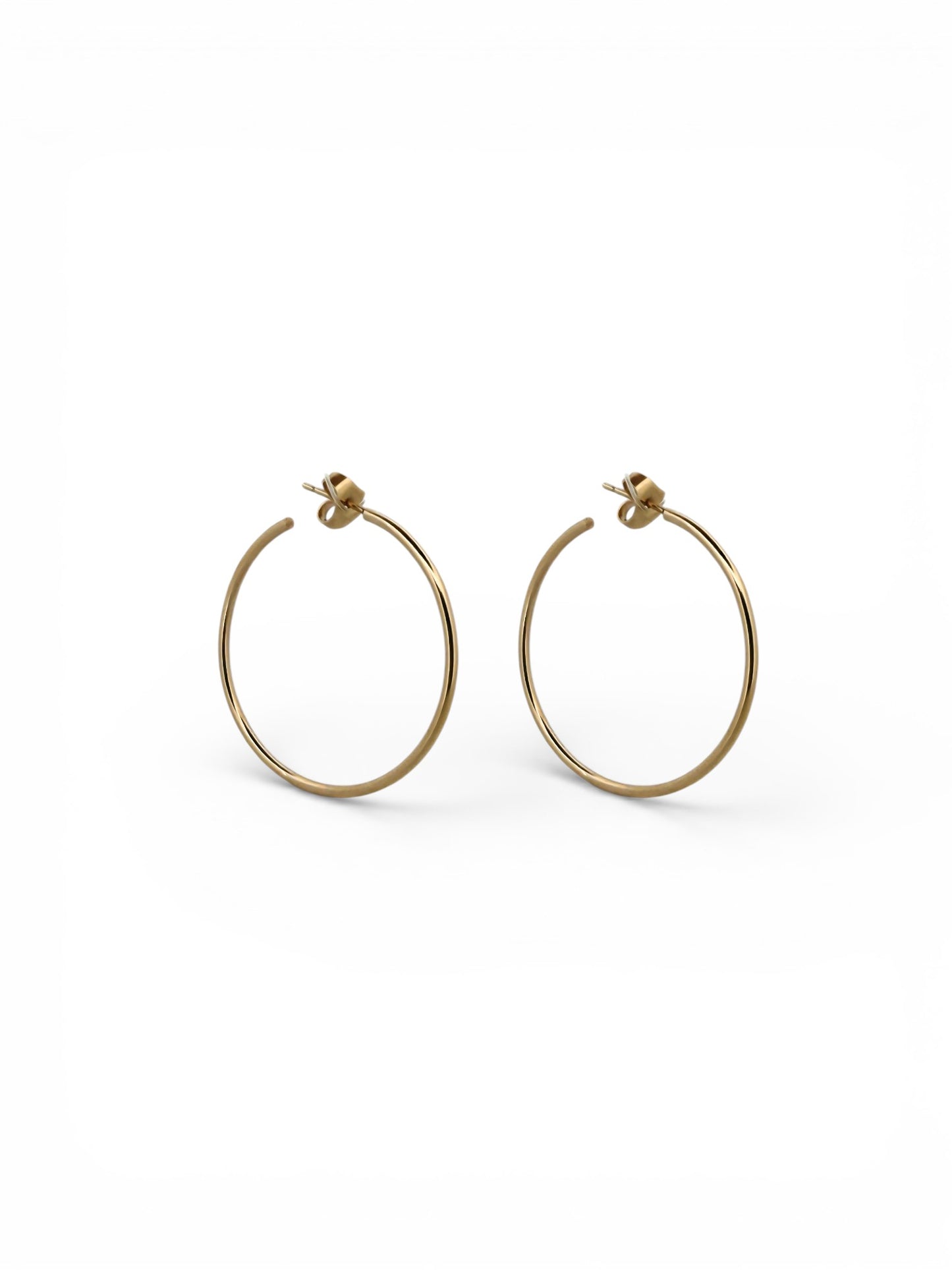 Comprar pendientes aro lisos en oro amarillo de 18kt de 40mm de diámetro y 1,66mm de grosor. Estos pendientes disponen de cierre por presión Joyería Ian'Or. Envío GRATIS. Ian'Or.