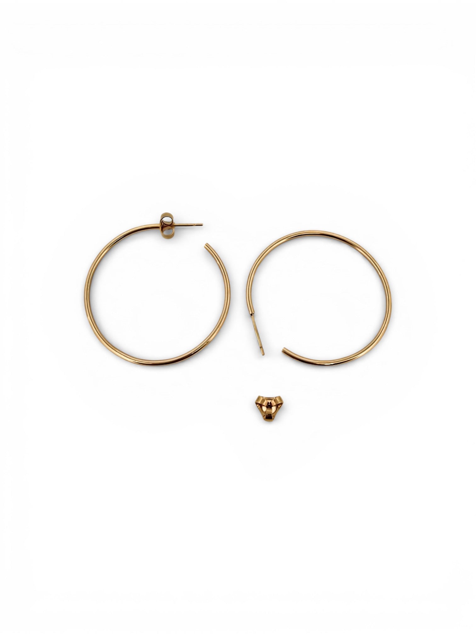 Comprar pendientes aro lisos en oro amarillo de 18kt de 40mm de diámetro y 1,66mm de grosor. Estos pendientes disponen de cierre por presión Joyería Ian'Or. Envío GRATIS. Ian'Or.