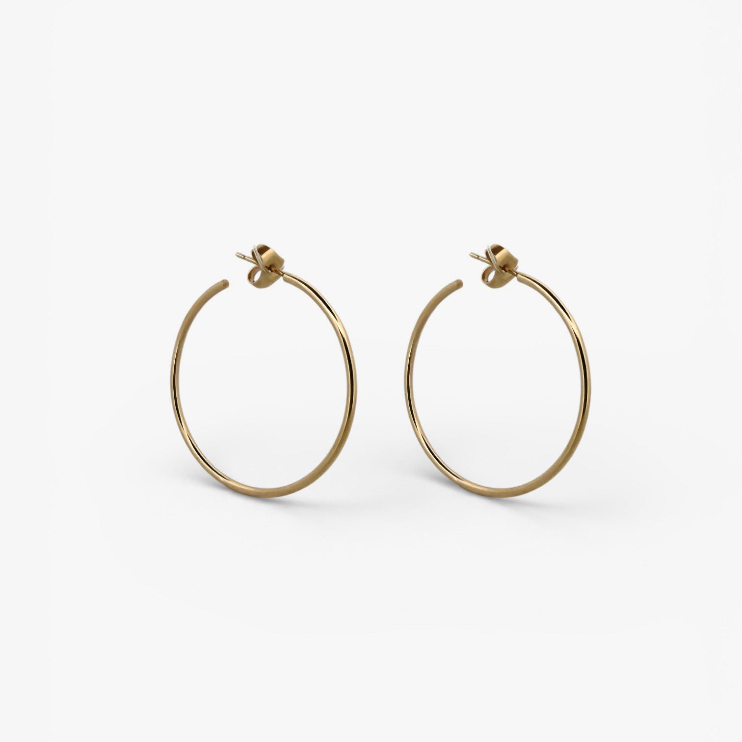 Comprar pendientes aro lisos en oro amarillo de 18kt de 40mm de diámetro y 1,66mm de grosor. Estos pendientes disponen de cierre por presión Joyería Ian'Or. Envío GRATIS. Ian'Or.