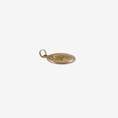 Comprar colgante medalla tipo escapulario realizado en oro amarillo de 18kt con grabado de la Virgen del Carmen y el corazón de Jesús.Joyas de oro al mejor precio