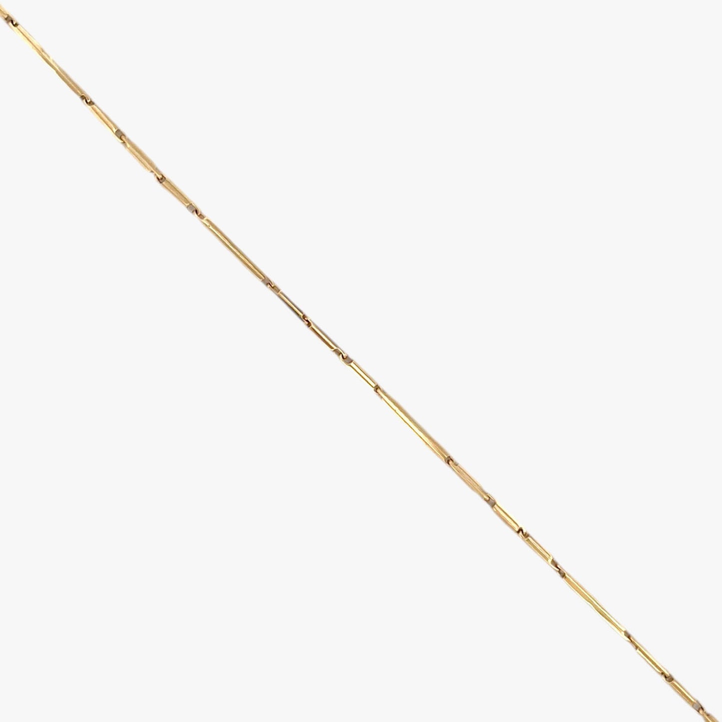 Comprar pulsera oro amarillo de 18kt con cadena de eslabones barra. La pulsera mide 18,5cm y hace 1,69mm de grosor. Esta pulsera dispone de cierre tipo mosquetón.