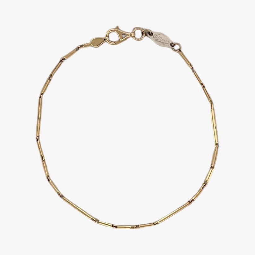 Comprar pulsera oro amarillo de 18kt con cadena de eslabones barra. La pulsera mide 18,5cm y hace 1,69mm de grosor. Esta pulsera dispone de cierre tipo mosquetón.