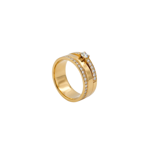 Comprar anillo realizado en oro amarillo de 18kt con un diamante engastado en 4 grapas y 54 diamantes más pequeños. Joyas segunda mano. Joyería Ian'Or.