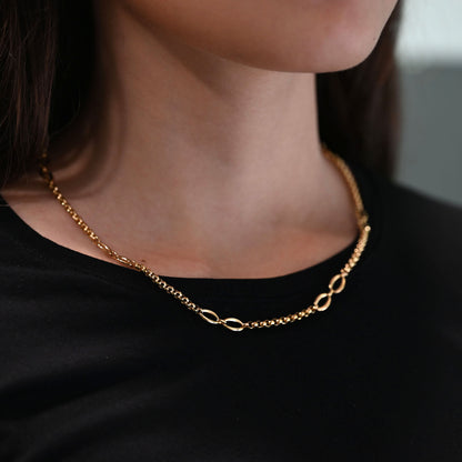 Collar cadena alterna estilo rolo con eslabones ovalados oro amarillo 18kt - 26986GV