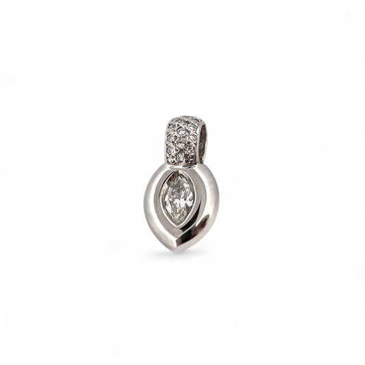 Comprar colgante en forma ovalada en oro blanco de 18kt con una valía ancha para combinar con una cadena y convertirlo en collar. Joyería Ian'Or. Envío gratis.