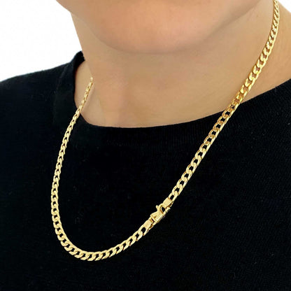 Collar de oro amarillo de 18kt con cadena barbada tipo cubana plana de 4,67mm de grosor y 50 cm Joya unisex. Cadenas de oro de 18kt baratas. Envío gratis. Ian'Or.