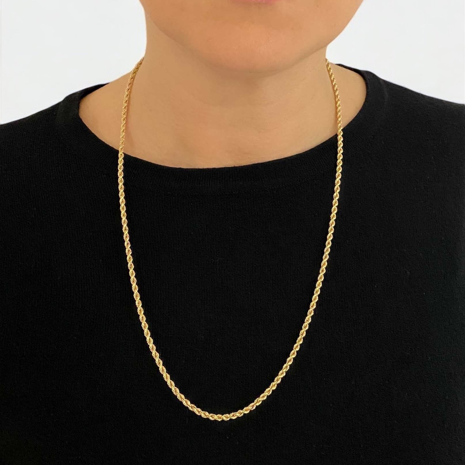Collar de Oro amarillo de 18kt con cadena de cordón salomónico. La cadena mide 46cm largo. Dónde comprar y vender oro en Barcelona al mejor precio.