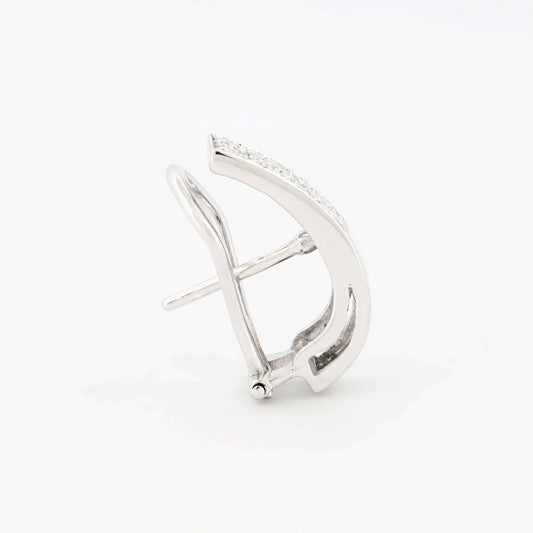 Comprar pendientes de oro blanco de 18kt con diamantes talla diamante en cada pendiente. Cierre tipo omega. Joyas de segunda mano. Joyas con diamantes baratas. Joyería Ian'Or.