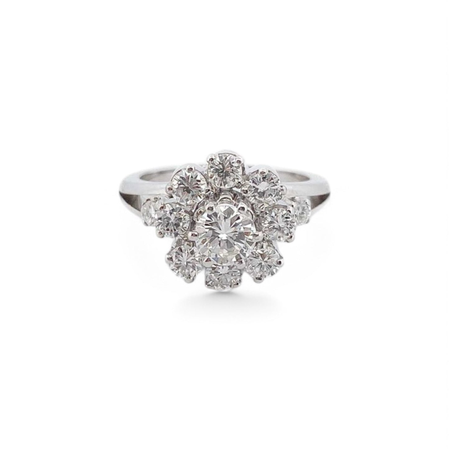 27490C - Sortija oro blanco con rosetón diamantes