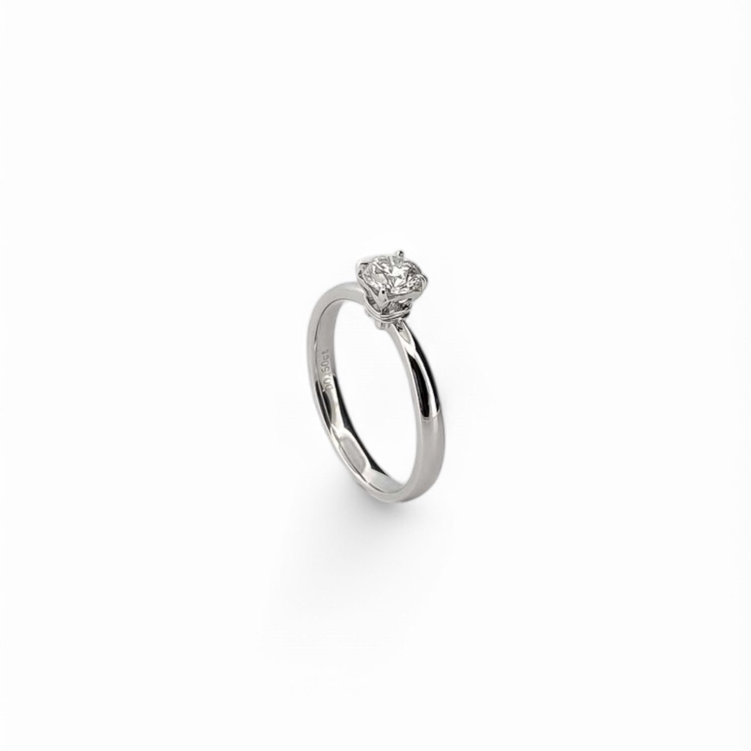 Solitario realizado en oro blanco y diamante de  medio quilate. Solitarios baratos. Joyas restauradas. Joyería Ian'Or. Envío gratis. 