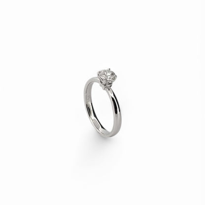 Solitario realizado en oro blanco y diamante de  medio quilate. Solitarios baratos. Joyas restauradas. Joyería Ian'Or. Envío gratis. 
