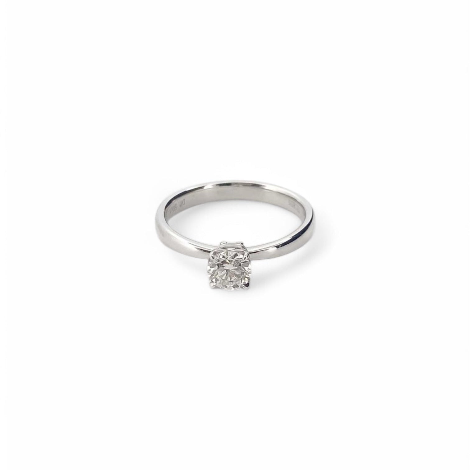 Solitario realizado en oro blanco y diamante de  medio quilate. Solitarios baratos. Joyas restauradas. Joyería Ian'Or. Envío gratis. 