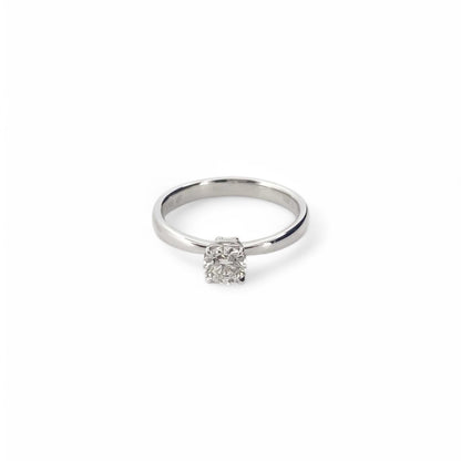 Solitario realizado en oro blanco y diamante de  medio quilate. Solitarios baratos. Joyas restauradas. Joyería Ian'Or. Envío gratis. 