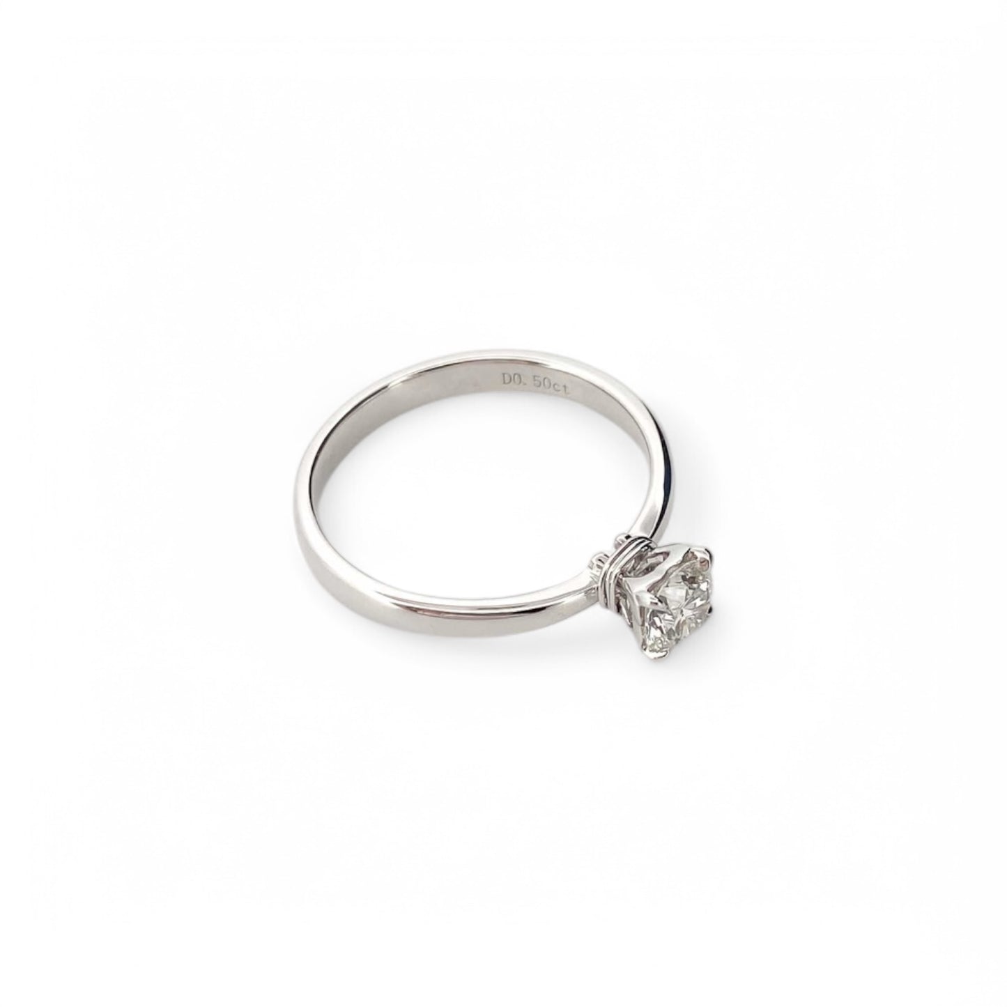 Solitario realizado en oro blanco y diamante de  medio quilate. Solitarios baratos. Joyas restauradas. Joyería Ian'Or. Envío gratis. 