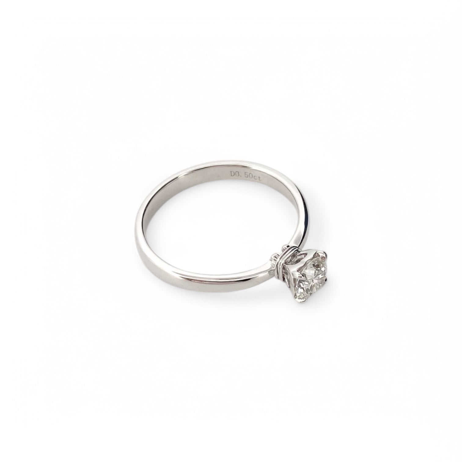 Solitario realizado en oro blanco y diamante de  medio quilate. Solitarios baratos. Joyas restauradas. Joyería Ian'Or. Envío gratis. 