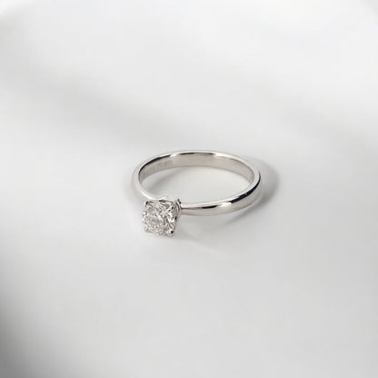 Solitario realizado en oro blanco y diamante de  medio quilate. Solitarios baratos. Joyas restauradas. Joyería Ian'Or. Envío gratis. 