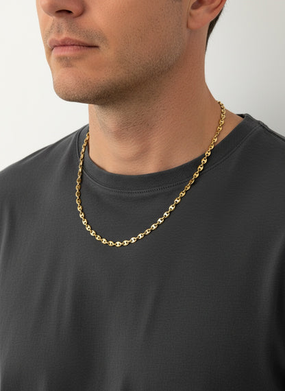 Collar de oro amarillo de 18kt de cadena de calabrote. La cadena mide 50cm de largo y tiene un grosor de 5mm. Dispone de un cierre tipo mosquetón. Ian'Or.

