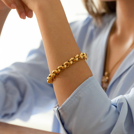 Comprar pulsera realizada en oro amarillo de 18kt con cadena rolo hueca. Esta pulsera dispone de cierre tipo reasa. Joyas de segunda mano. Joyería Ian'Or.