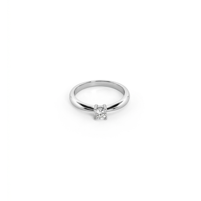 Solitario realizado en oro blanco con engaste de brillante en 4 grapas. Solitarios de oro blanco baratos, joyas de compromiso baratas