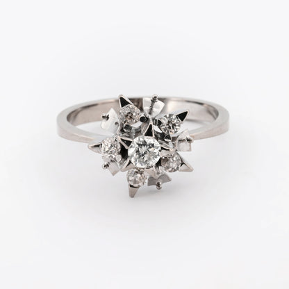 Comprar sortija realizada en oro blanco de 18kt con brillantes. Sortijas de diamantes antiguos baratos. Joyas baratas en Barcelona.