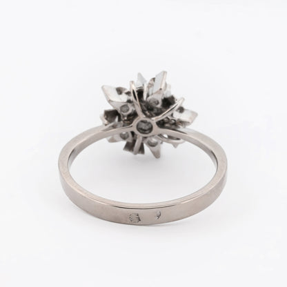 Comprar sortija realizada en oro blanco de 18kt con brillantes. Sortijas de diamantes antiguos baratos. Joyas baratas en Barcelona.