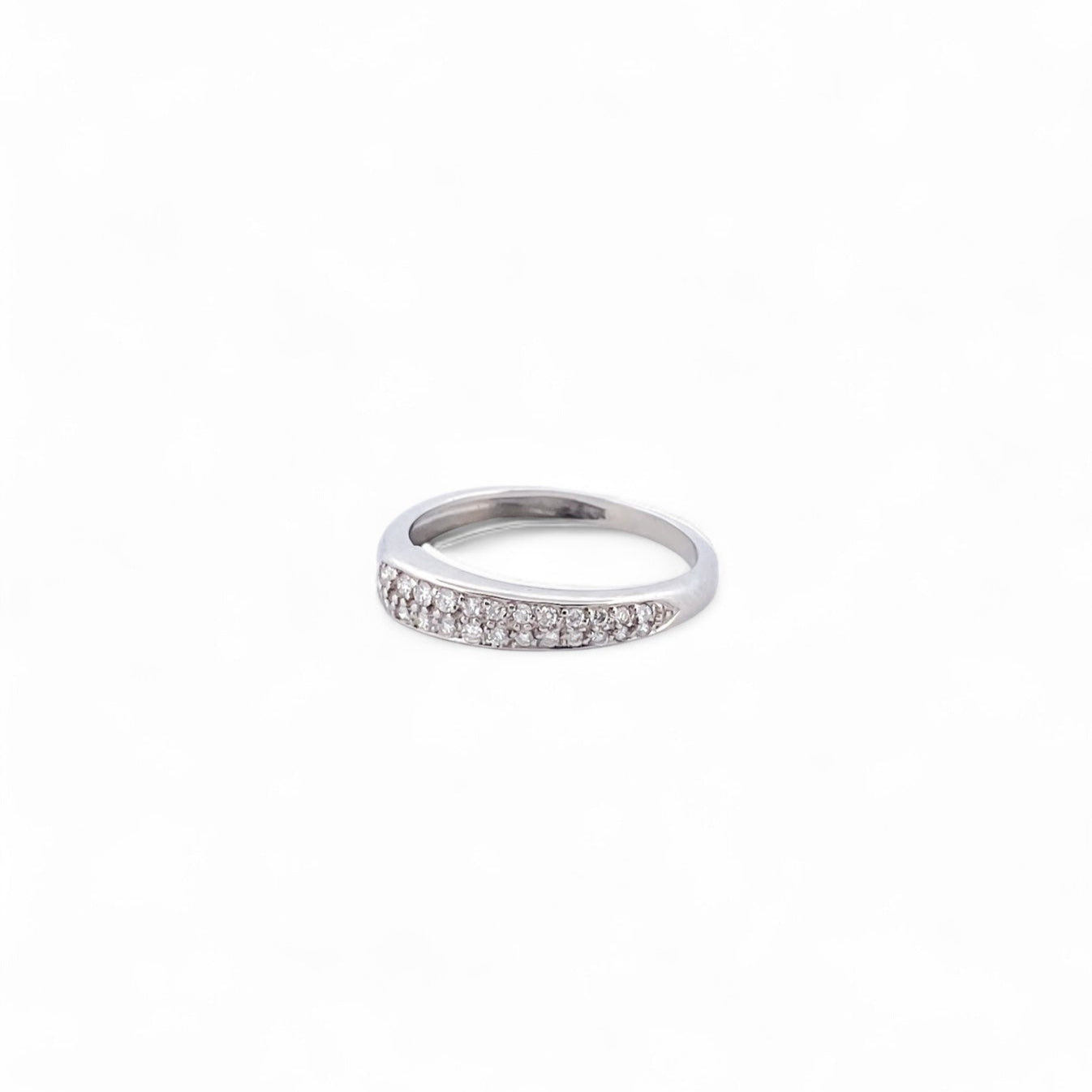 Comprar anillo triple realizado en oro amarillo, oro rosa y oro blanco de 18kt y diamantes talla brillante. Estos anillos se pueden llevar de diferente forma.

