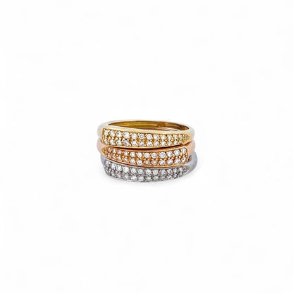 Comprar anillo triple realizado en oro amarillo, oro rosa y oro blanco de 18kt y diamantes talla brillante. Estos anillos se pueden llevar de diferente forma.

