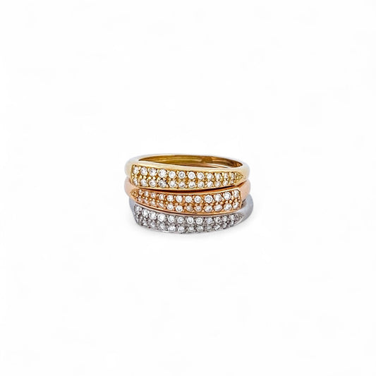 Comprar anillo triple realizado en oro amarillo, oro rosa y oro blanco de 18kt y diamantes talla brillante. Estos anillos se pueden llevar de diferente forma.

