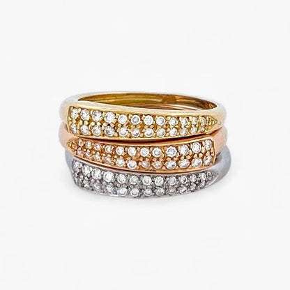 Comprar anillo triple realizado en oro amarillo, oro rosa y oro blanco de 18kt y diamantes talla brillante. Estos anillos se pueden llevar de diferente forma.