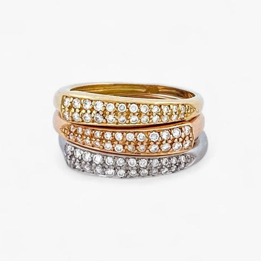 Comprar anillo triple realizado en oro amarillo, oro rosa y oro blanco de 18kt y diamantes talla brillante. Estos anillos se pueden llevar de diferente forma.