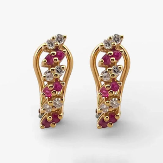 Comprar Pendientes de oro amarillo de 18kt con pavé de diamantes y rubíes intercalados en cada pendiente. Cierre omega.Joyas de segunda mano. Joyas restauradas. Envío gratis.