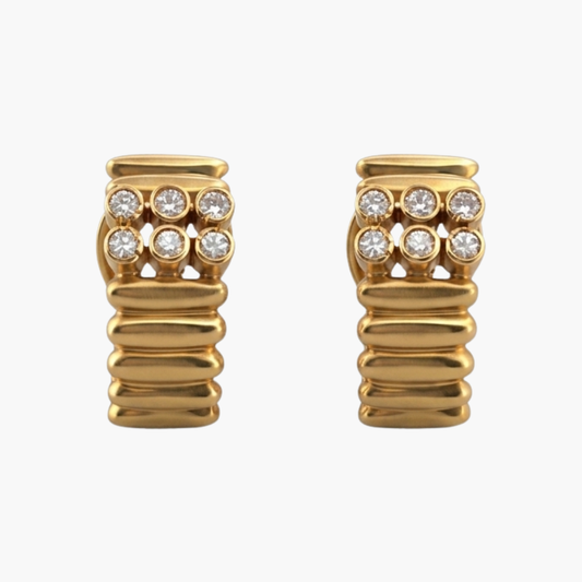 Comprar pendientes de oro amarillo de 18kt con 6 diamantes en cada pendiente. Estos preciosos pendientes disponen de cierre tipo omega. Joyas restauradas. Envío gratis a toda la península. Joyería Ian'Or.