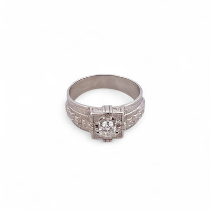 Comprar sortija realizada en oro blanco de 18kt con diamante central de 0,5 quilates engastado en 8 grapas. Joyas con diamantes. Joyería Ian'Or. Envío gratis.
