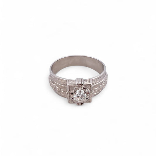 Comprar sortija realizada en oro blanco de 18kt con diamante central de 0,5 quilates engastado en 8 grapas. Joyas con diamantes. Joyería Ian'Or. Envío gratis.
