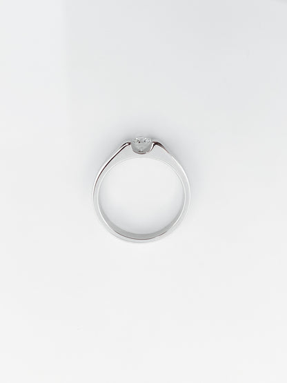 Comprar Solitario oro blanco con brillante. Joyas de compromiso baratas Barcelona. Envío gratis. Joyería Ian'Or Barcelona.