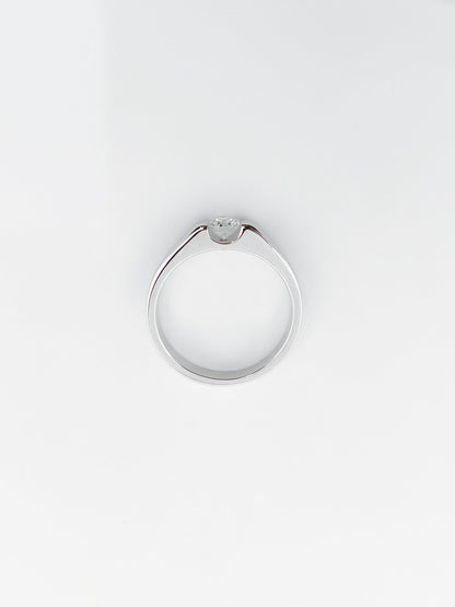 Comprar Solitario oro blanco con brillante. Joyas de compromiso baratas Barcelona. Envío gratis. Joyería Ian'Or Barcelona.