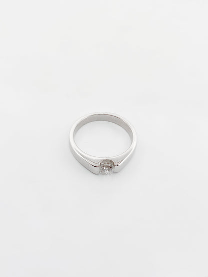 Comprar Solitario oro blanco con brillante. Joyas de compromiso baratas Barcelona. Envío gratis. Joyería Ian'Or Barcelona.