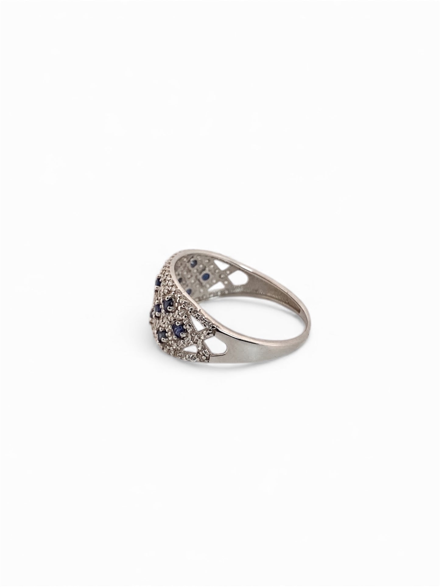 Anillo realizado en oro blanco de 18kt con pavé de diamantes. Joyas de segunda mano en Barcelona. Joyería Ian'Or. Envío gratis.