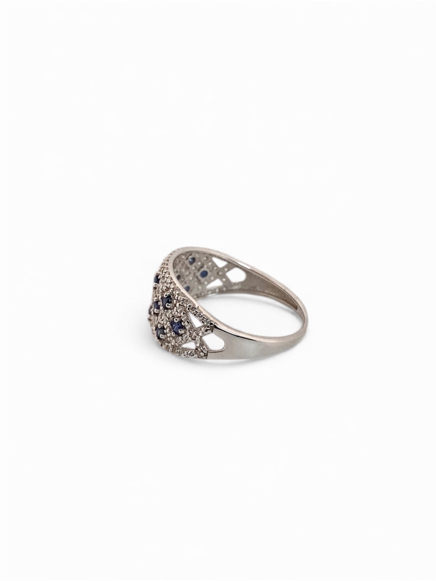 Anillo realizado en oro blanco de 18kt con pavé de diamantes. Joyas de segunda mano en Barcelona. Joyería Ian'Or. Envío gratis.