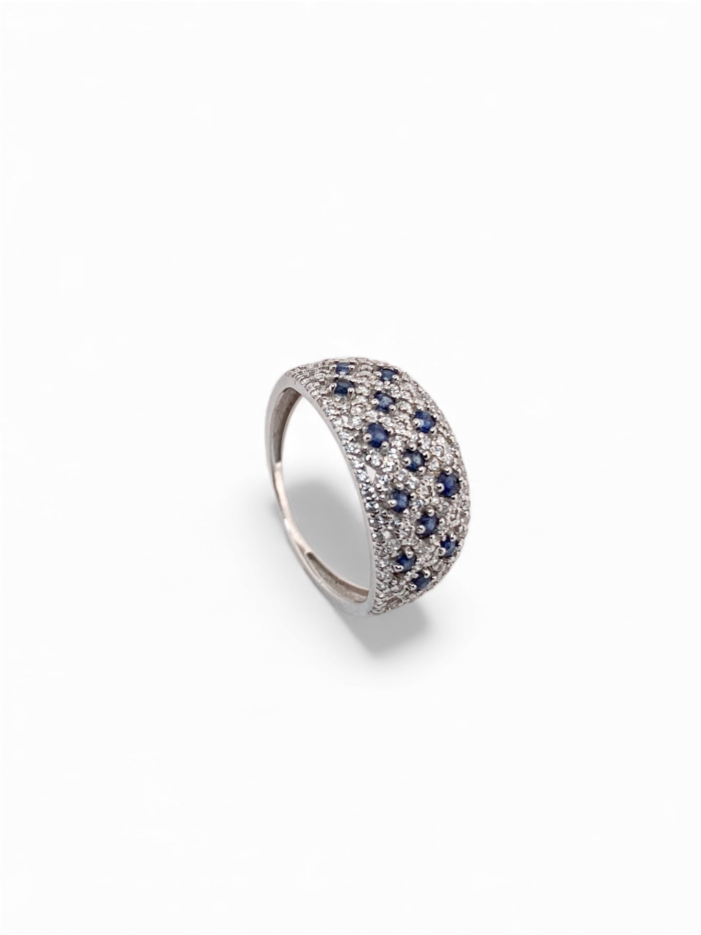 Anillo realizado en oro blanco de 18kt con pavé de diamantes. Joyas de segunda mano en Barcelona. Joyería Ian'Or. Envío gratis.