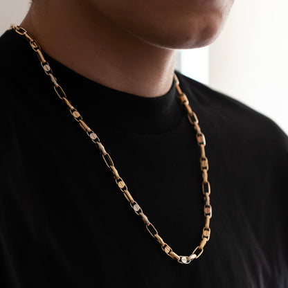 Comprar collar bicolor realizado en oro amarillo y oro blanco de 18kt con eslabones combinados intercalando los de oro amarillo con los de oro blanco. Ian'Or.