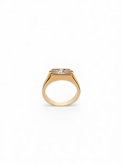 Comprar anillo tipo sello de oro amarillo de 18kt con un diamante en la parte central. Sellos de oro 18kt segunda mano.